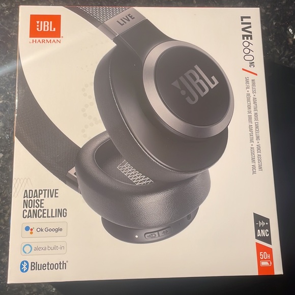 Jbl by Harmon live 660 nc headphones in box new